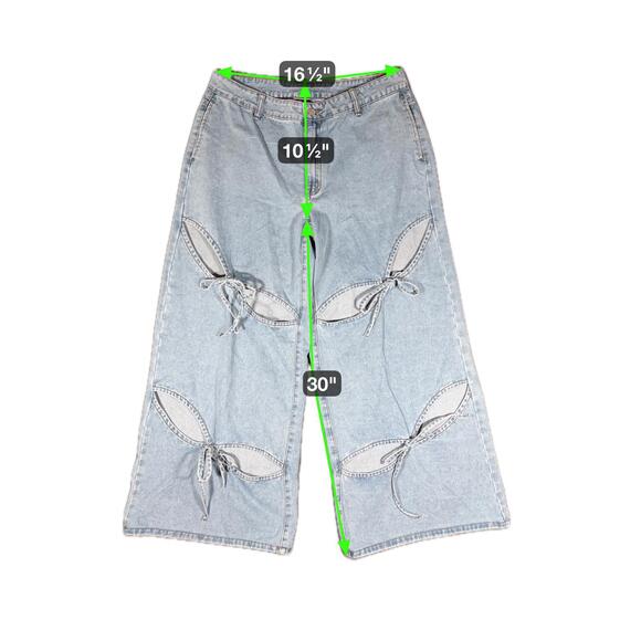 Cider Denim Women's Wide Leg Light Wash Denim Jeans with Cutout Bow Details - XL - Picture 2 of 8